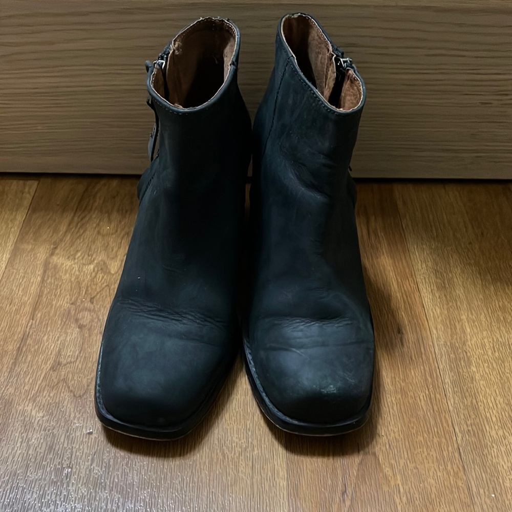 Office London Square Toes Black Leather Ankle Boots W7, W37